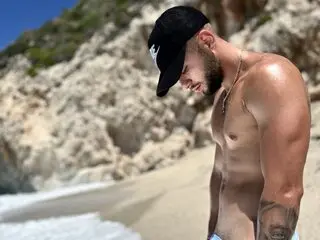 Shows fuck NicholasPal